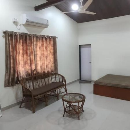 Vasant Lata Farm House Vila Barashiv Exterior foto