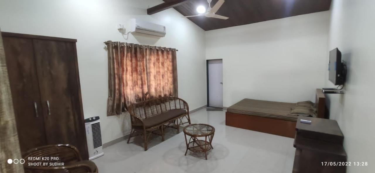 Vasant Lata Farm House Vila Barashiv Exterior foto